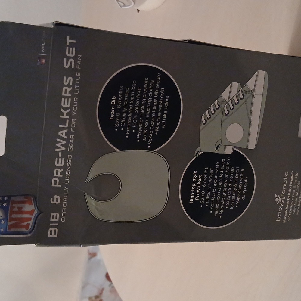 NFL Redskin Bib & Prewalker Set - Picture 6 of 6